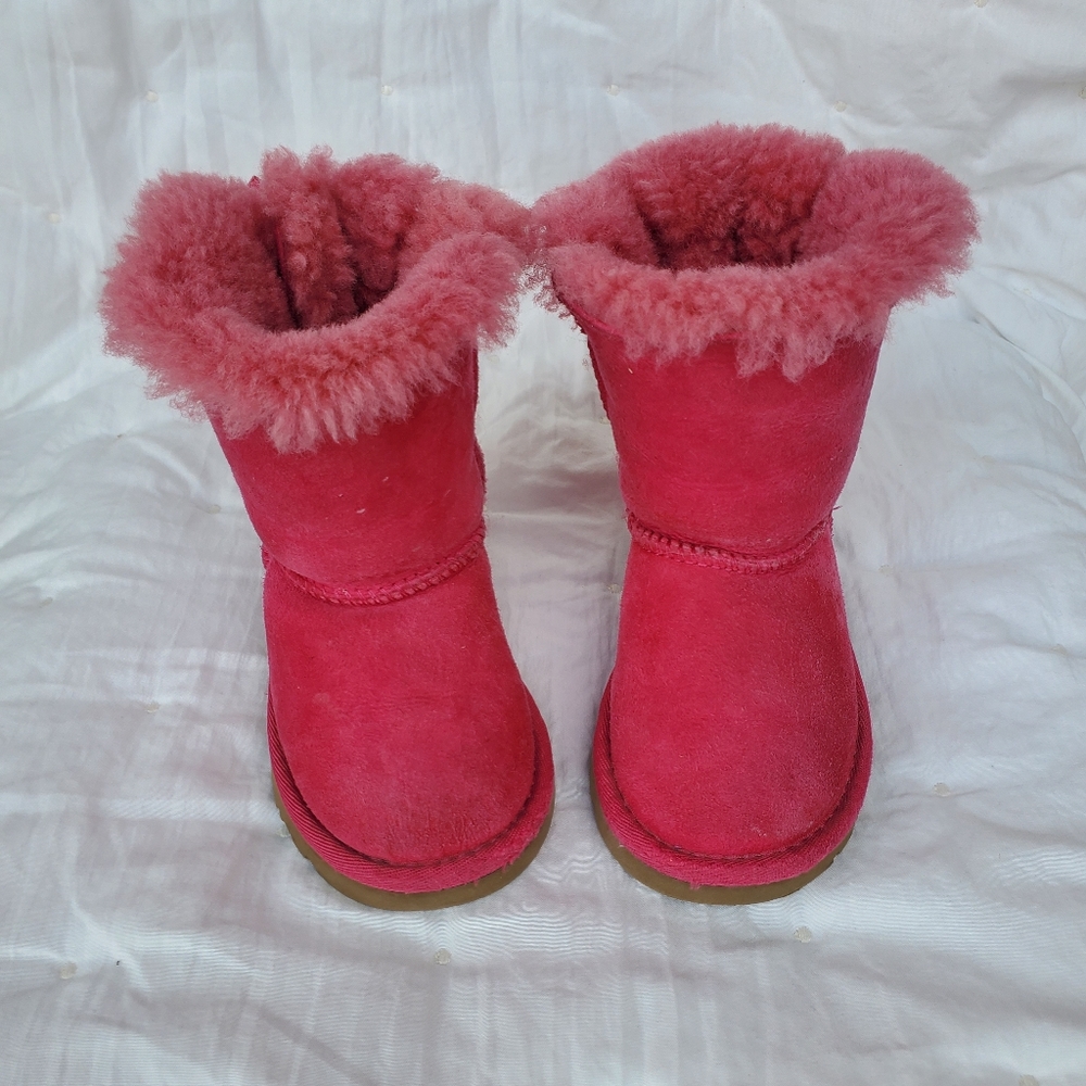 ***SOLD***Toddler Bailey Bow UGG Boots - Size 6